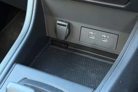 BD75XPW Renault Captur 1.8 E-Tech Full Hybrid 160 Evolution 5dr Auto Thumbnail #43