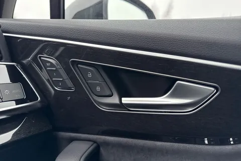  Audi SQ7 4.0 TFSI V8 Black Edition Tiptronic quattro Euro 6 (s/s) 5dr Thumbnail #39