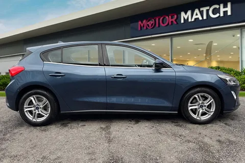 WG71SUY Ford Focus 1.0T EcoBoost Zetec Auto Euro 6 (s/s) 5dr Thumbnail #4