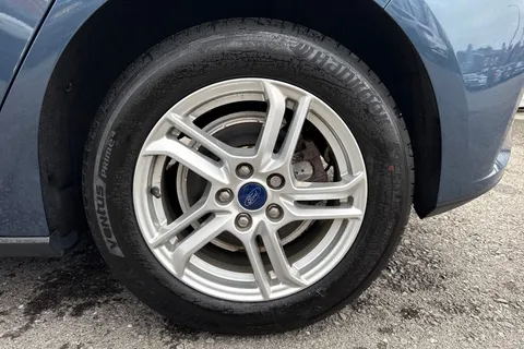 WG71SUY Ford Focus 1.0T EcoBoost Zetec Auto Euro 6 (s/s) 5dr Thumbnail #13
