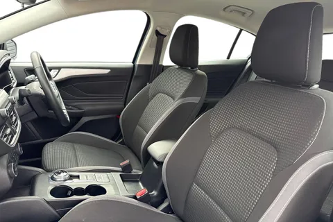 WG71SUY Ford Focus 1.0T EcoBoost Zetec Auto Euro 6 (s/s) 5dr Thumbnail #17