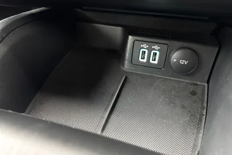 WG71SUY Ford Focus 1.0T EcoBoost Zetec Auto Euro 6 (s/s) 5dr Thumbnail #39