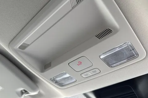 WG71SUY Ford Focus 1.0T EcoBoost Zetec Auto Euro 6 (s/s) 5dr Thumbnail #43