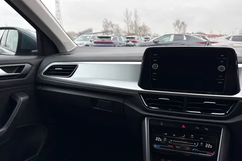 Volkswagen T-Roc 1.0 TSI Match Euro 6 (s/s) 5dr Thumbnail #19