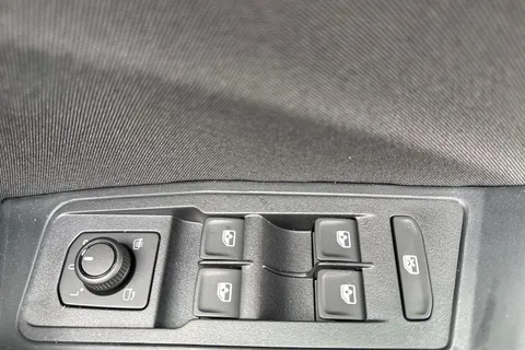 Volkswagen T-Roc 1.0 TSI Match Euro 6 (s/s) 5dr Thumbnail #20
