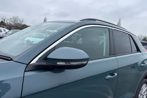 Volkswagen T-Roc 1.0 TSI Match Euro 6 (s/s) 5dr Thumbnail #25