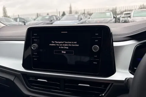 Volkswagen T-Roc 1.0 TSI Match Euro 6 (s/s) 5dr Thumbnail #41