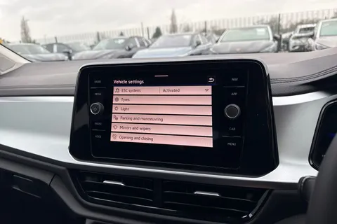 Volkswagen T-Roc 1.0 TSI Match Euro 6 (s/s) 5dr Thumbnail #42