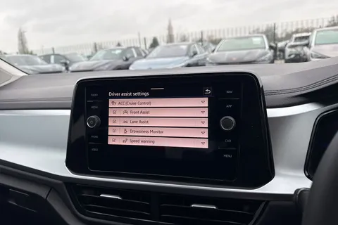 Volkswagen T-Roc 1.0 TSI Match Euro 6 (s/s) 5dr Thumbnail #44