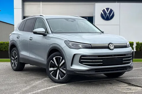  Volkswagen Tiguan 2.0 TDI Elegance DSG Euro 6 (s/s) 5dr Thumbnail #1