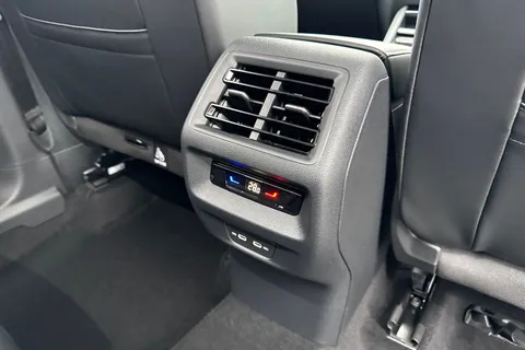  Volkswagen Tiguan 2.0 TDI Elegance DSG Euro 6 (s/s) 5dr Thumbnail #29