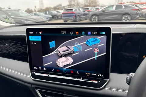  Volkswagen Tiguan 2.0 TDI Elegance DSG Euro 6 (s/s) 5dr Thumbnail #45