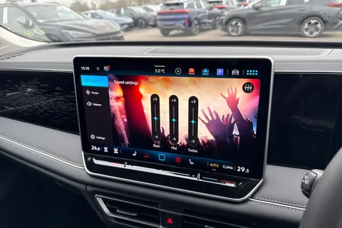  Volkswagen Tiguan 2.0 TDI Elegance DSG Euro 6 (s/s) 5dr Thumbnail #50