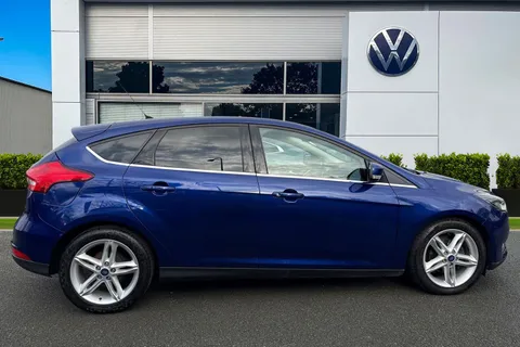 MC65HFM Ford Focus 1.0T EcoBoost Titanium Euro 6 (s/s) 5dr Thumbnail #3