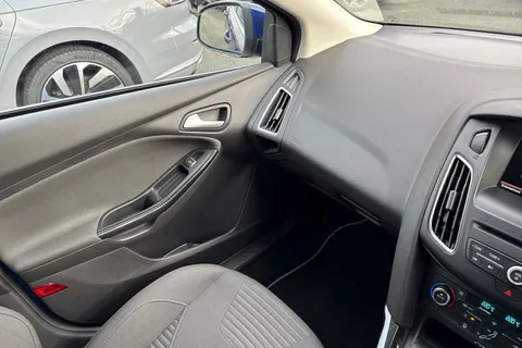 MC65HFM Ford Focus 1.0T EcoBoost Titanium Euro 6 (s/s) 5dr Thumbnail #20