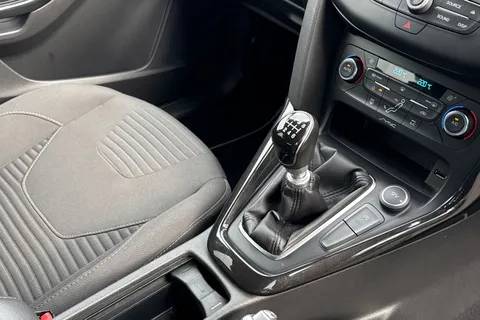 MC65HFM Ford Focus 1.0T EcoBoost Titanium Euro 6 (s/s) 5dr Thumbnail #23