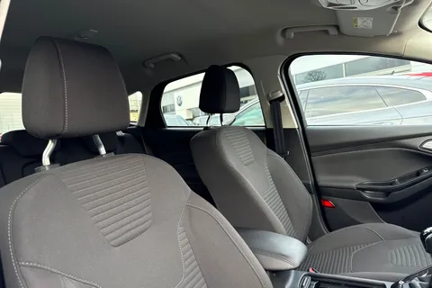 MC65HFM Ford Focus 1.0T EcoBoost Titanium Euro 6 (s/s) 5dr Thumbnail #24