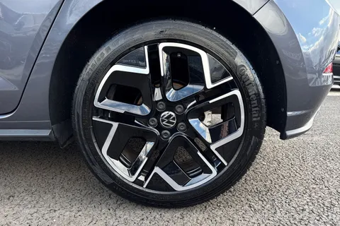 KS25NBJ Volkswagen Polo 1.0 TSI 115 R-Line 5dr DSG **17' YORK ALLOYS + HEATED SEATS** Thumbnail #10