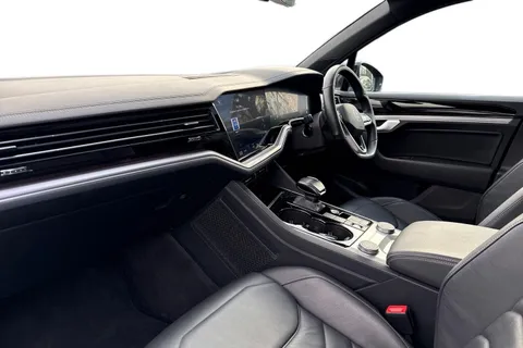 DA71TZZ Volkswagen Touareg 3.0 V6 TDI 4Motion Black Edition 5dr Tip Auto | Tow Bar | Area View Camera Thumbnail #8