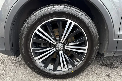 GF68EVV Volkswagen Tiguan 2.0 TDI SE Euro 6 (s/s) 5dr Thumbnail #11