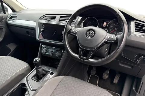 GF68EVV Volkswagen Tiguan 2.0 TDI SE Euro 6 (s/s) 5dr Thumbnail #14