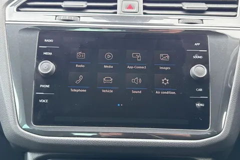 GF68EVV Volkswagen Tiguan 2.0 TDI SE Euro 6 (s/s) 5dr Thumbnail #17