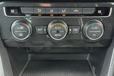 GF68EVV Volkswagen Tiguan 2.0 TDI SE Euro 6 (s/s) 5dr Thumbnail #22