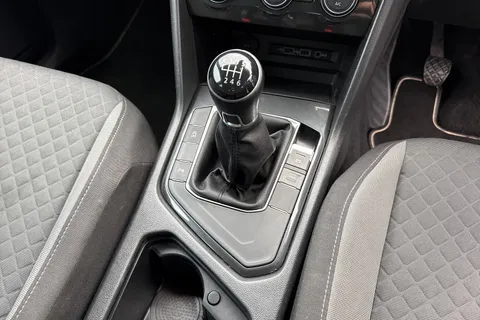 GF68EVV Volkswagen Tiguan 2.0 TDI SE Euro 6 (s/s) 5dr Thumbnail #23