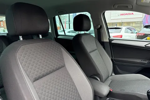 GF68EVV Volkswagen Tiguan 2.0 TDI SE Euro 6 (s/s) 5dr Thumbnail #24