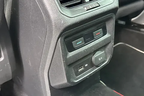 GF68EVV Volkswagen Tiguan 2.0 TDI SE Euro 6 (s/s) 5dr Thumbnail #32