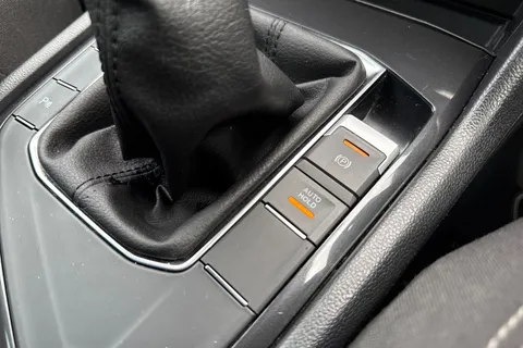 GF68EVV Volkswagen Tiguan 2.0 TDI SE Euro 6 (s/s) 5dr Thumbnail #45