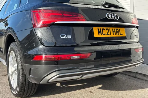 MC21HRL Audi Q5 2.0 TDI 40 Sport S Tronic quattro Euro 6 (s/s) 5dr Thumbnail #9