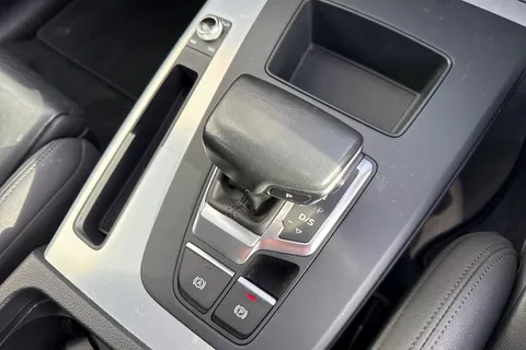 MC21HRL Audi Q5 2.0 TDI 40 Sport S Tronic quattro Euro 6 (s/s) 5dr Thumbnail #24