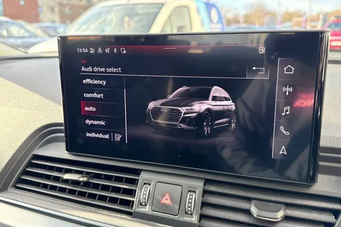 MC21HRL Audi Q5 2.0 TDI 40 Sport S Tronic quattro Euro 6 (s/s) 5dr Thumbnail #44