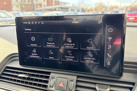 MC21HRL Audi Q5 2.0 TDI 40 Sport S Tronic quattro Euro 6 (s/s) 5dr Thumbnail #47