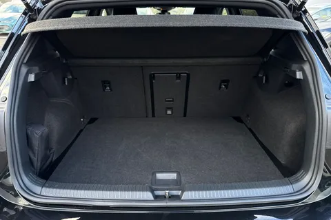 GL25KPT Volkswagen Golf 1.5 eTSI 150 R-Line 5dr DSG Thumbnail #7