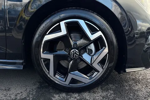 GL25KPT Volkswagen Golf 1.5 eTSI 150 R-Line 5dr DSG Thumbnail #10
