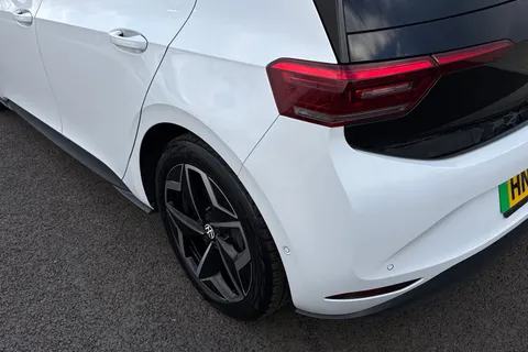 HN73NXX Volkswagen ID.3 150kW Tour Pro S 77kWh 5dr Auto Thumbnail #8