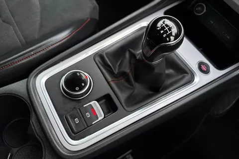 DG72EDU SEAT Ateca 1.5 TSI EVO FR Edition Euro 6 (s/s) 5dr Thumbnail #20