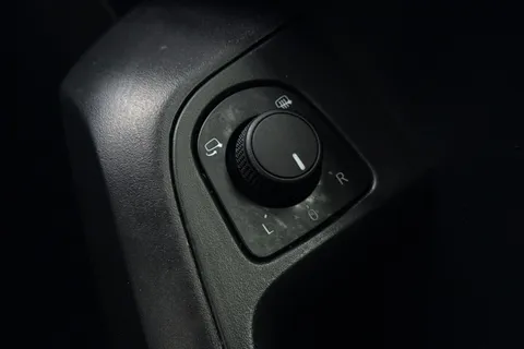 DG72EDU SEAT Ateca 1.5 TSI EVO FR Edition Euro 6 (s/s) 5dr Thumbnail #38