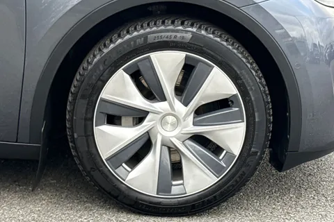 BU22YYK Tesla Model Y (Dual Motor) Long Range Auto 4WDE 5dr Thumbnail #11