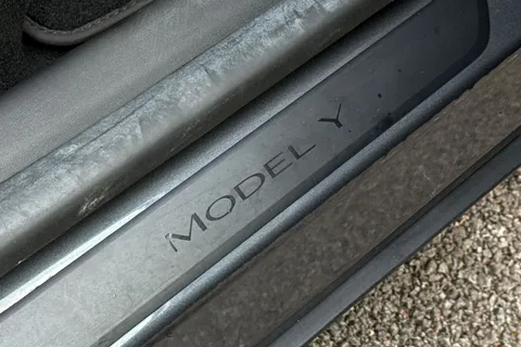 BU22YYK Tesla Model Y (Dual Motor) Long Range Auto 4WDE 5dr Thumbnail #33