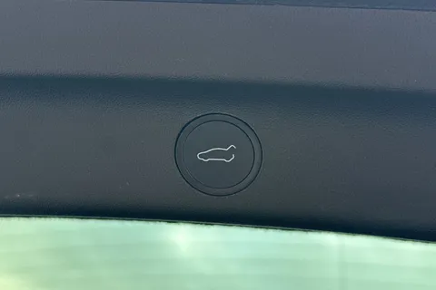 BU22YYK Tesla Model Y (Dual Motor) Long Range Auto 4WDE 5dr Thumbnail #36