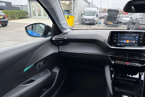 KW23GZH PEUGEOT 208 1.2 PureTech Allure Premium + EAT Euro 6 (s/s) 5dr Thumbnail #21