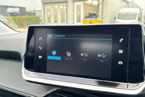 KW23GZH PEUGEOT 208 1.2 PureTech Allure Premium + EAT Euro 6 (s/s) 5dr Thumbnail #44