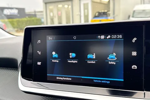 KW23GZH PEUGEOT 208 1.2 PureTech Allure Premium + EAT Euro 6 (s/s) 5dr Thumbnail #49