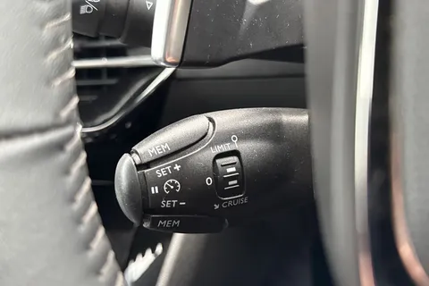 KW23GZH PEUGEOT 208 1.2 PureTech Allure Premium + EAT Euro 6 (s/s) 5dr Thumbnail #62