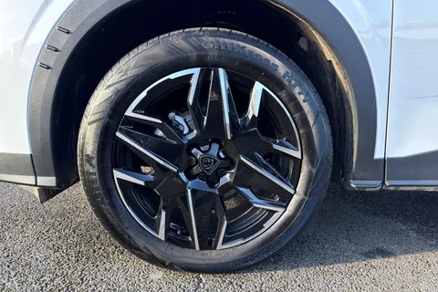 KM25VLH PEUGEOT 3008 1.2 HYBRID GT e-DSC6 Euro 6 (s/s) 5dr Thumbnail #12