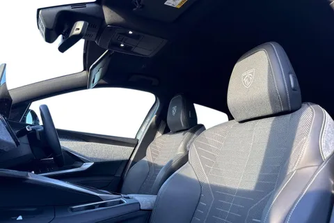 KM25VLH PEUGEOT 3008 1.2 HYBRID GT e-DSC6 Euro 6 (s/s) 5dr Thumbnail #16