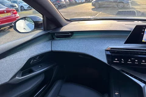 KM25VLH PEUGEOT 3008 1.2 HYBRID GT e-DSC6 Euro 6 (s/s) 5dr Thumbnail #20